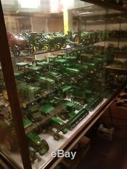 Toy Tractor And Farm Machinery Collection Ertl Eska John Deere IH Farmall