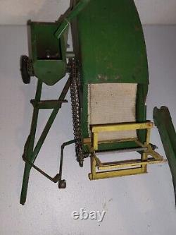 Vintage 1950s Eska Co. Diecast John Deere tractor and implement set