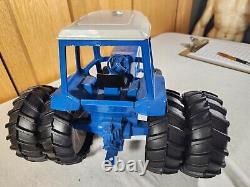 Vintage Blue Ford TW-20 Tractor With Cab & Duals Ertl 1/16 Nice