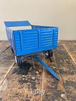 Vintage ETRL Ford 8600 112 Scale Diecast Farm Tractor and the big Blue Trailer