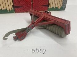 Vtg Hubley Farm Set No 90 Hubley Barn Box Hubley Tractor Complete Set 1/12 Scale