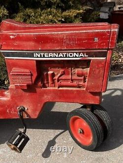 Vtg International Harvester Farmall 404 Pedal Tractor Car Ertl Metal USA? LOOK